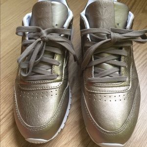Reebok Classic Sneakers, Gold, Rare, sz 8